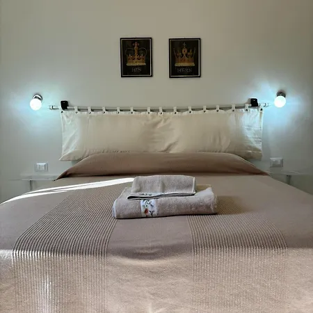 Casa Frori בית הארחה 3*
